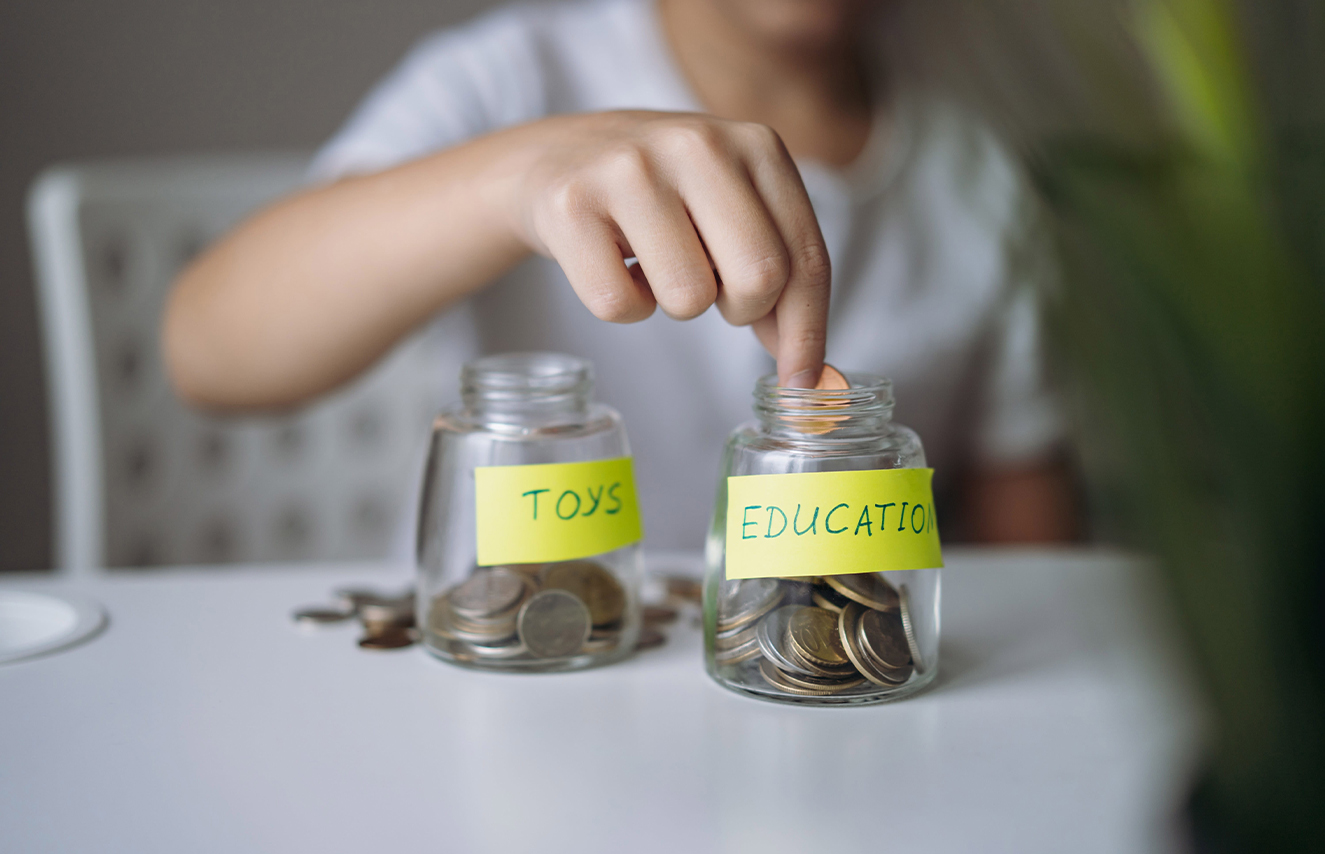 Teaching Your Children About Money: A Wealthy Parent’s Guide